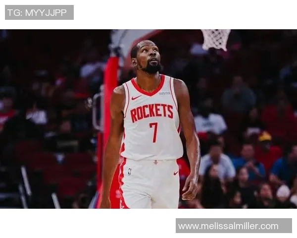 火箭队新秀谢泼德破队史新秀单场三分纪录，火箭八战七胜攻防进步令杜兰特露欣慰笑容